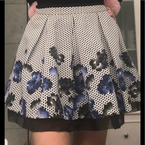 Express full circle skirt - Picture 3 of 3